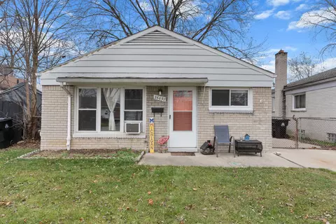 26092 Lehner St, Roseville, MI 48066