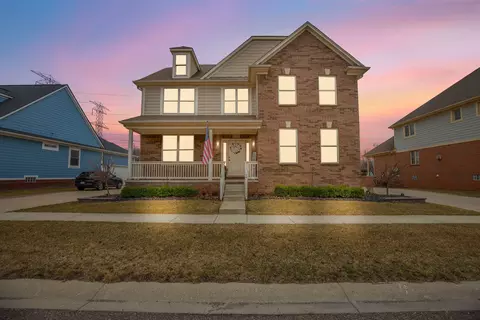 49751 Golden Park Dr, Shelby Township, MI 48315