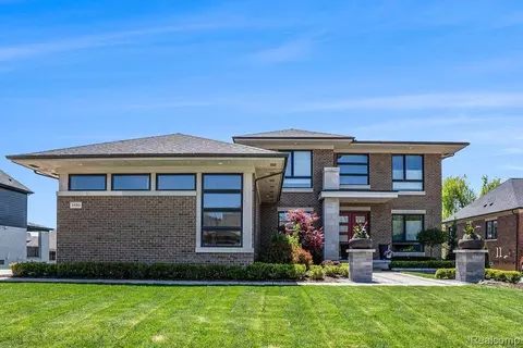 1686 Traceky, Rochester Hills, MI 48306