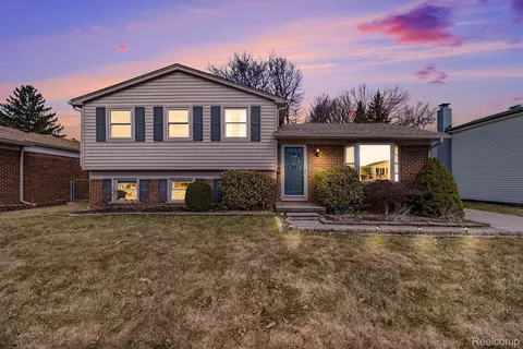 15395 Brandy Ln, Macomb, MI 48044