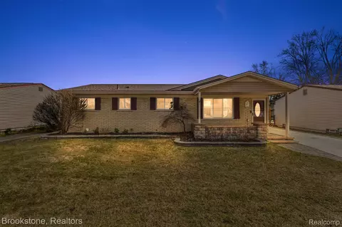 43258 Hyde Park Dr, Sterling Heights, MI 48313