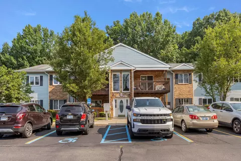 1560 Shoemaker Dr, Westland, MI 48185