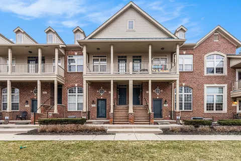 156 Sandy Ln, Walled Lake, MI 48390