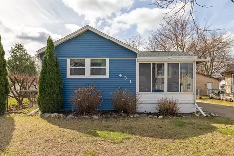 431 Nakota St, Clawson, MI 48017