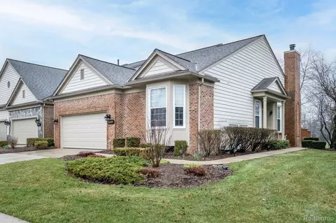 16189 Forest Lake Dr #127, Northville, MI 48168