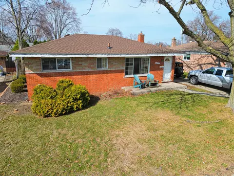 6739 Moccasin St, Westland, MI 48185