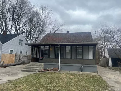18274 Woodbine St, Detroit, MI 48219