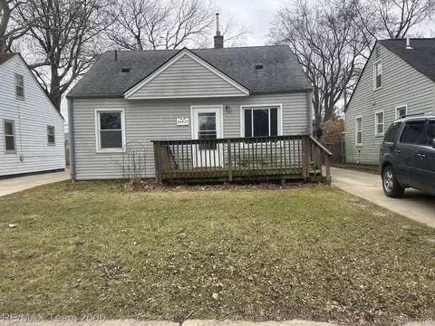 24637 Hopkins St, Dearborn Heights, MI 48125