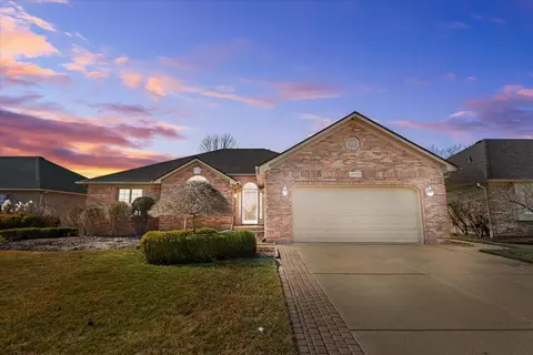 49133 Morning Glory Dr, Macomb, MI 48044