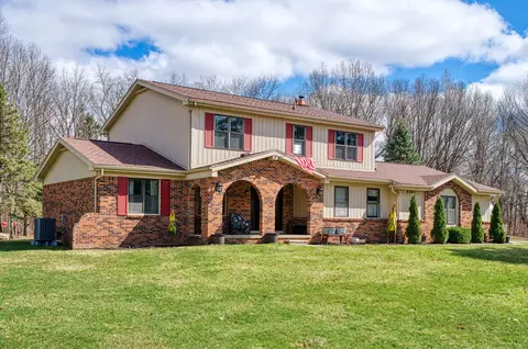 6300 Victoria Crt Ct, Tyrone, MI 48430
