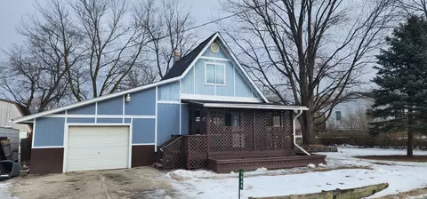 1045 Harriet St, Mount Morris, MI 48458