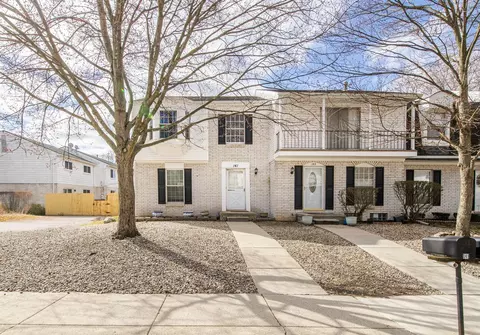 141 Stratford Ln, Rochester Hills, MI 48309