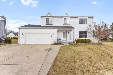 2689 Parkview Ct, Waterford, MI 48329