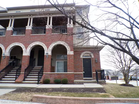 3976 Forester Blvd, Auburn Hills, MI 48326