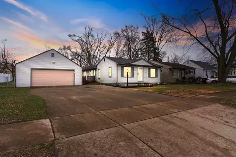 6086 N Crown St, Westland, MI 48185