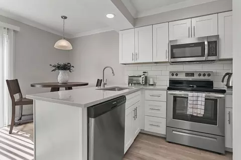 20933 Sherman Ave 16 1 Ave #16, Southfield, MI 48033