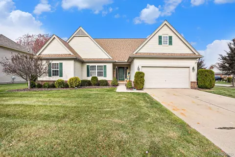 2078 Cattail Cir, Rochester Hills, MI 48309