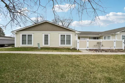 22768 Renford St, Novi, MI 48375