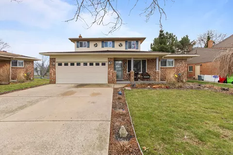 15720 Jennifer Dr, Macomb, MI 48044