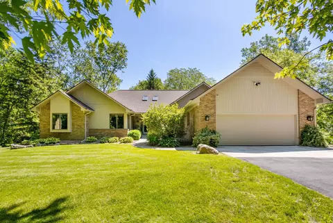 9293 Brookville Rd, Plymouth, MI 48170