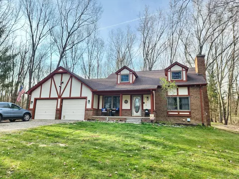 3380 W Cohoctah Rd, Fowlerville, MI 48836