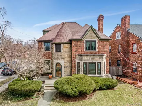 17606 Birchcrest Dr, Detroit, MI 48221