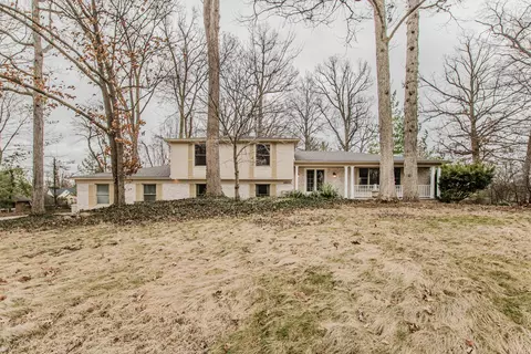 28011 Weymouth Dr, Farmington Hills, MI 48334