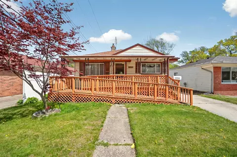 24942 Dale Ave, Eastpointe, MI 48021