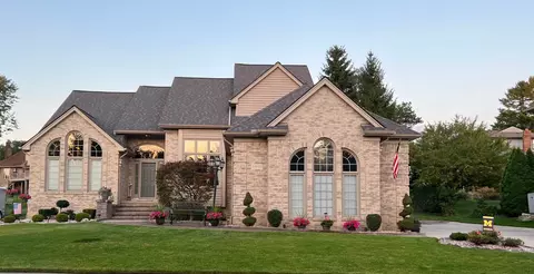 55670 Parkview Dr, Shelby Township, MI 48316