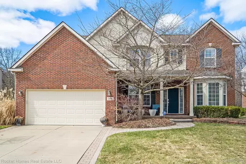 3598 Everett Dr, Rochester Hills, MI 48307