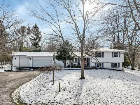 4250 Crestline Dr, Scio, MI 48103