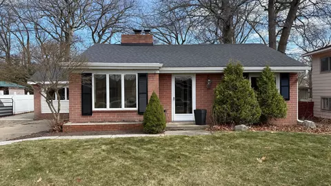 3318 Riverside Dr, Port Huron, MI 48060