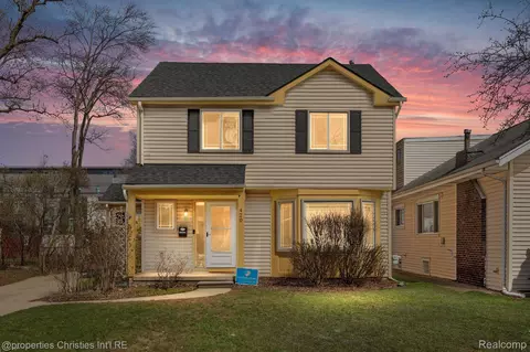 420 W Troy St, Ferndale, MI 48220