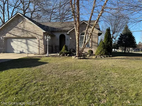 9133 Pembrook Dr, Richfield, MI 48423