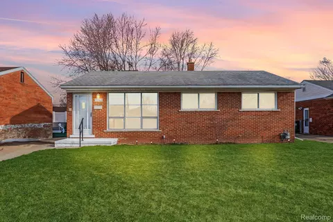 33362 Alta St, Garden City, MI 48135