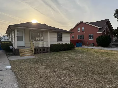102 N Tuscola Rd, Hampton, MI 48708