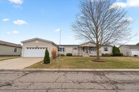 11199 Shady Grv, Green Oak, MI 48178