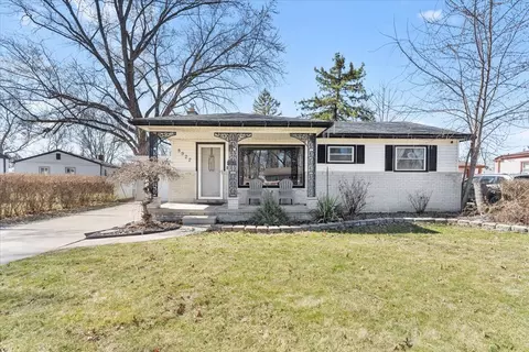 8922 Weddel St, Taylor, MI 48180