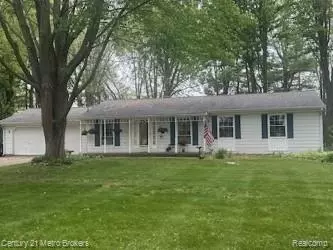 5090 Chesaning Rd, Maple Grove, MI 48616