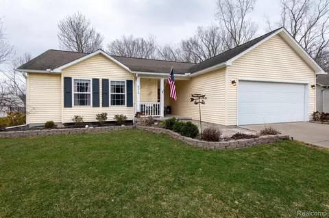 2310 Chestnut Ln, Burton, MI 48519