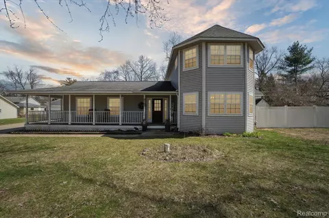 3121 Mandrake St, Commerce, MI 48382
