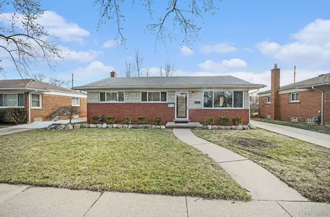 9010 Winston, Redford, MI 48239