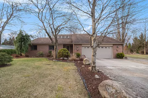 26491 West Rd, Brownstown, MI 48134