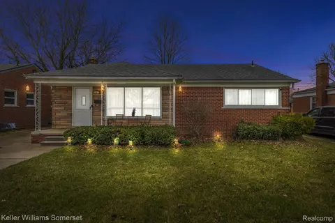 6569 Hawthorne St, Garden City, MI 48135