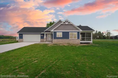 4050 Cayman Dr, Dewitt, MI 48820