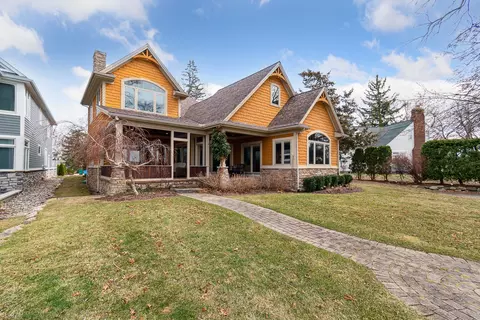 3520 Edgewood Park Dr, Commerce, MI 48382
