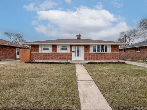 162 Ross Dr, Monroe, MI 48162