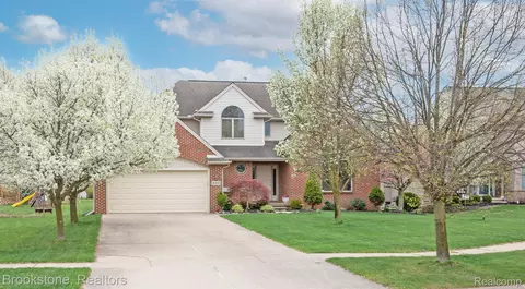 448 Marblewood Ln, Pittsfield, MI 48176