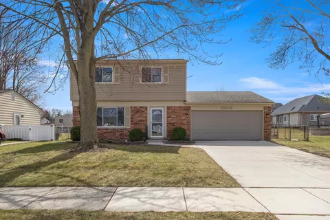 23409 Meadows Ave, Flat Rock, MI 48134