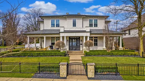 555 Chesterfield Ave, Birmingham, MI 48009